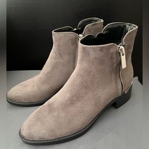 Calvin Klein - Deniece 3 Womens Double Zipper Almond Toe Ankle Boots